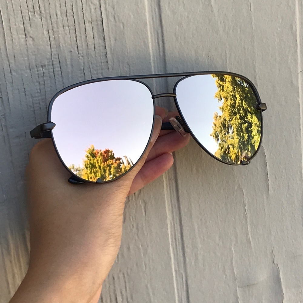 Quay x Desi Perkins High Key Gunmetal/Rose